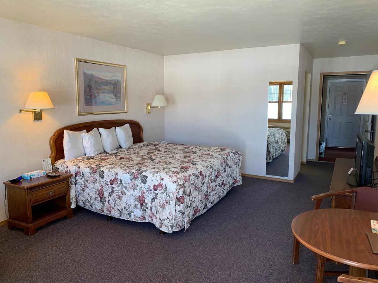 The Gunnison Inn At Dos Rios Golf Course Exterior photo